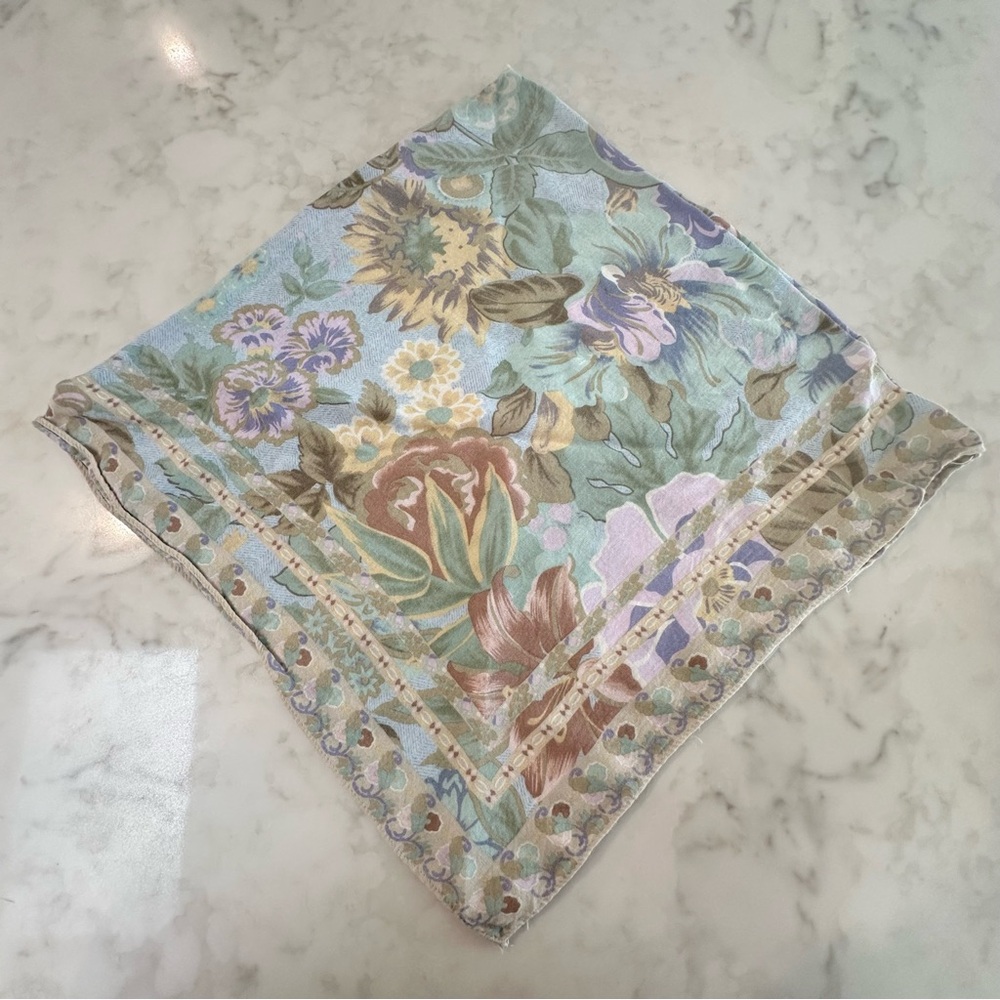 Vintage Liz Claiborne Pastel Floral Fabric Scarf. 
28”x28”